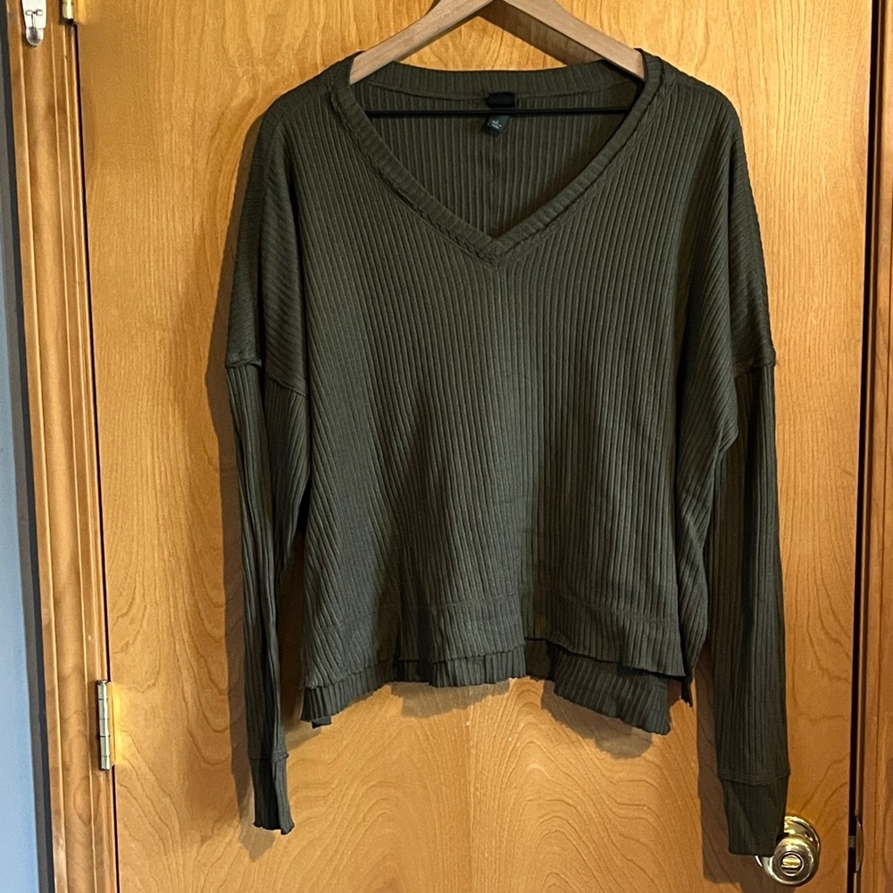 Robbed lightweight sweater